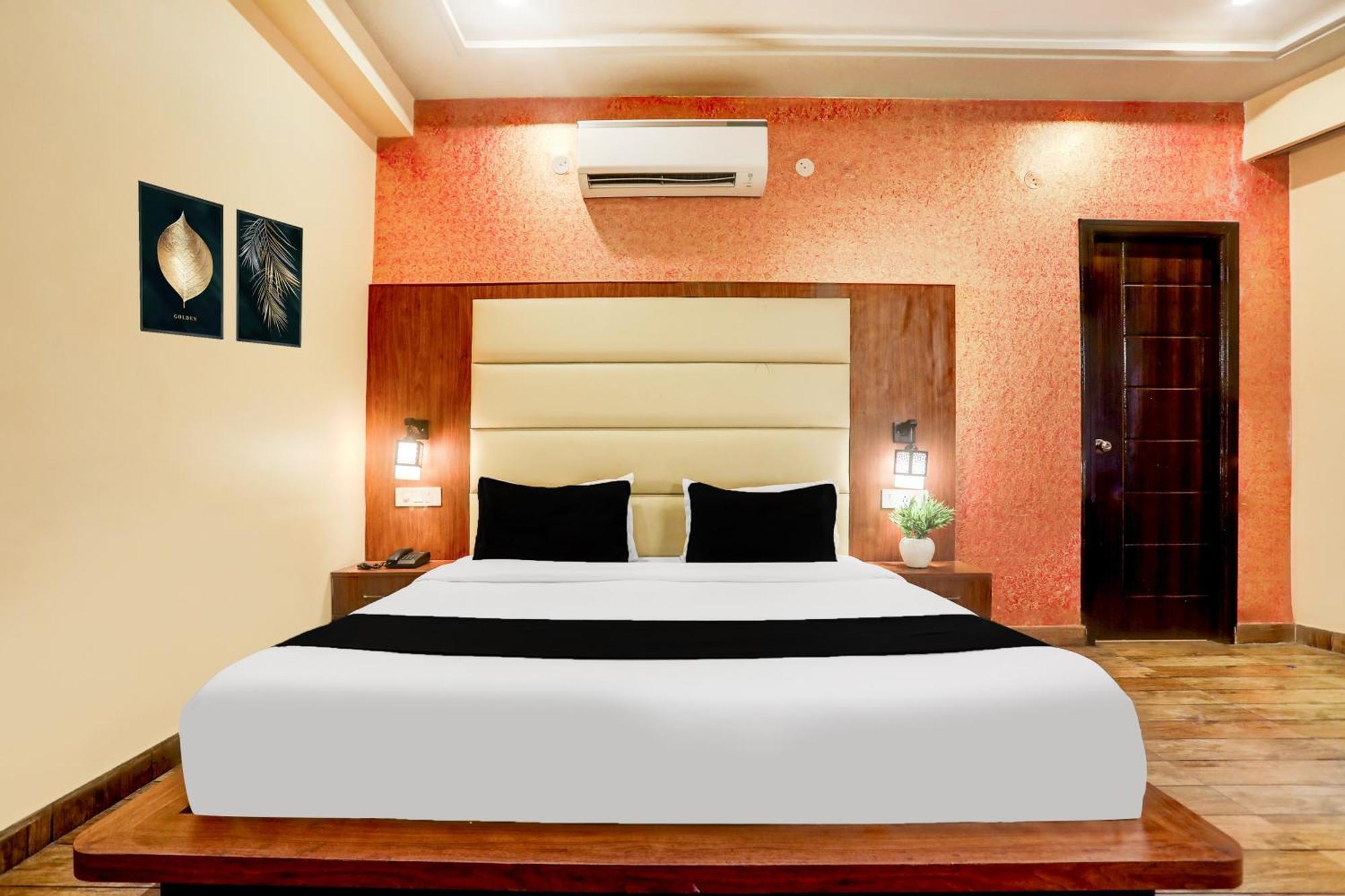 Super Townhouse Oak Pacify Hills Hotel Rajpur ภายนอก รูปภาพ