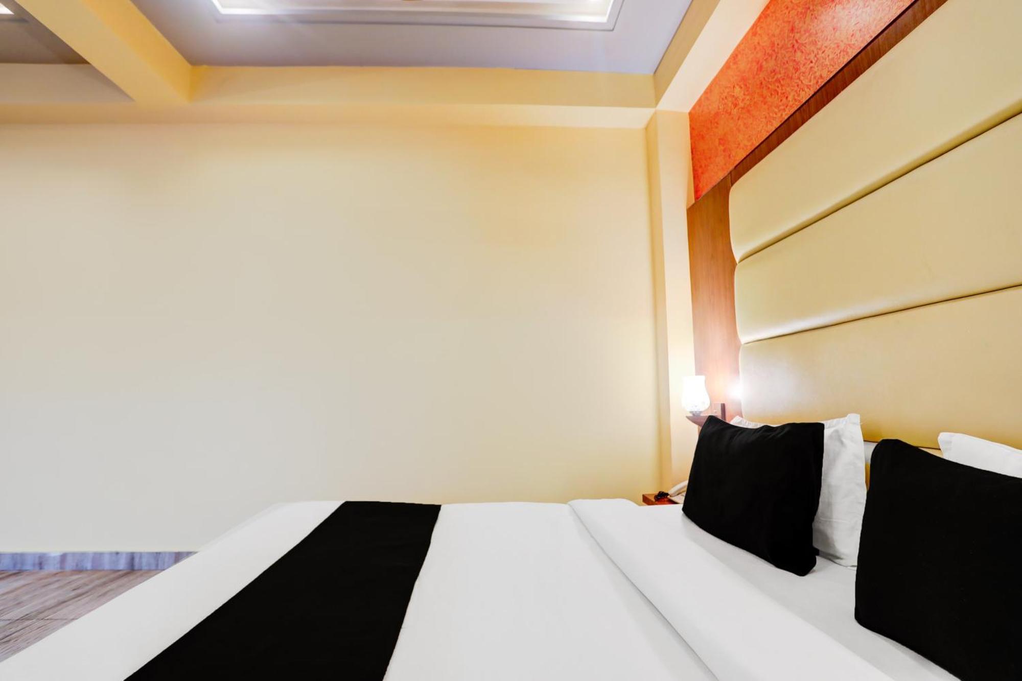 Super Townhouse Oak Pacify Hills Hotel Rajpur ภายนอก รูปภาพ