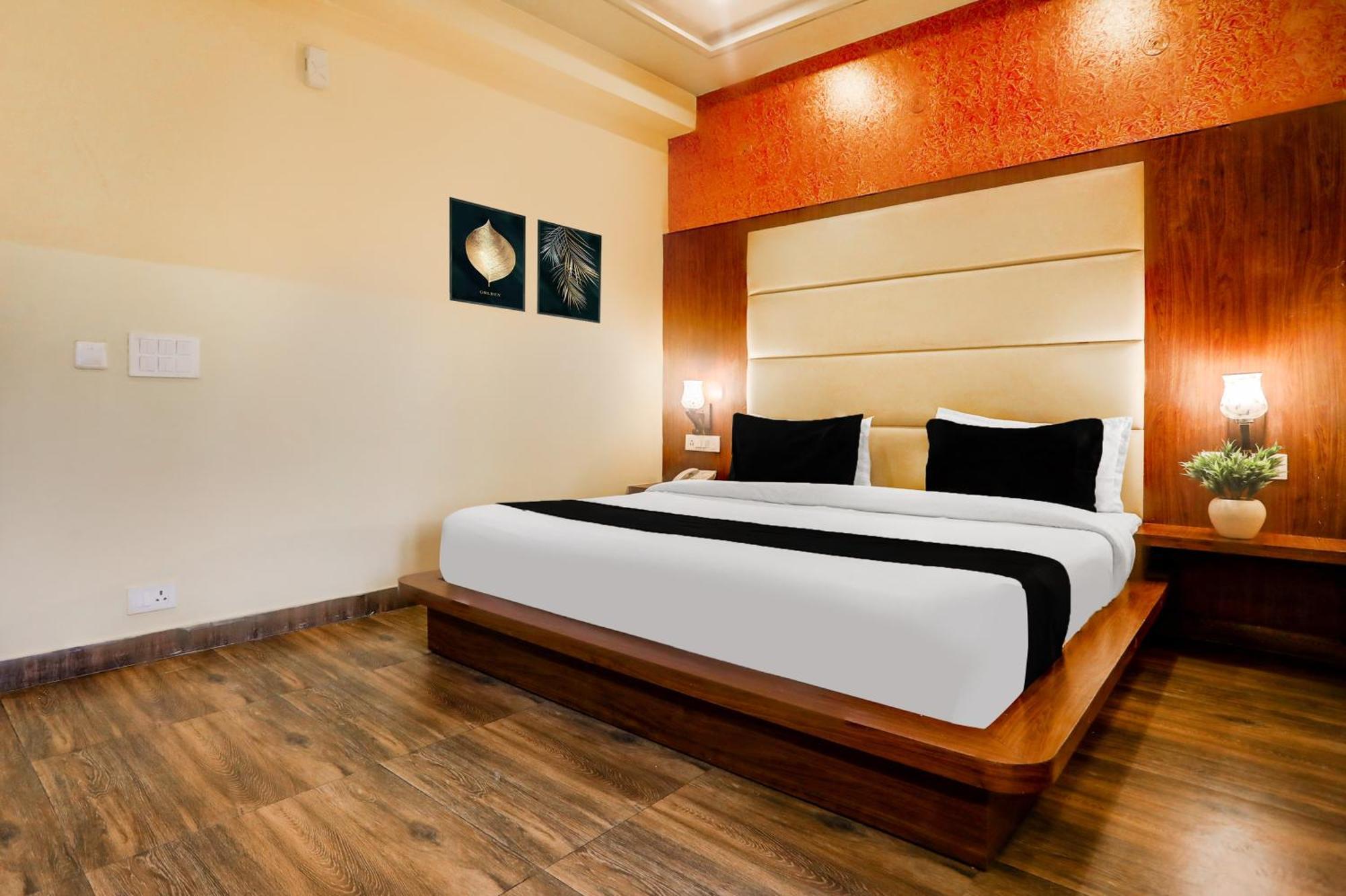 Super Townhouse Oak Pacify Hills Hotel Rajpur ภายนอก รูปภาพ