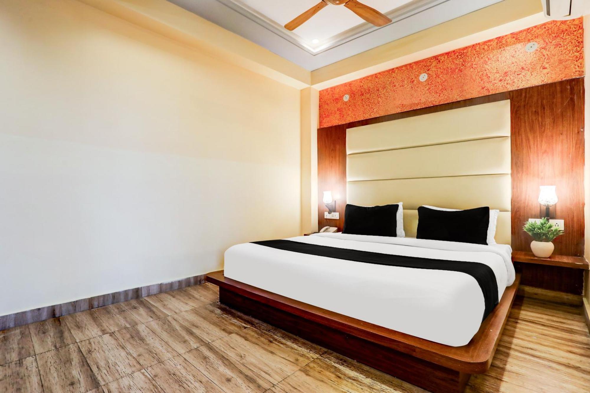 Super Townhouse Oak Pacify Hills Hotel Rajpur ภายนอก รูปภาพ